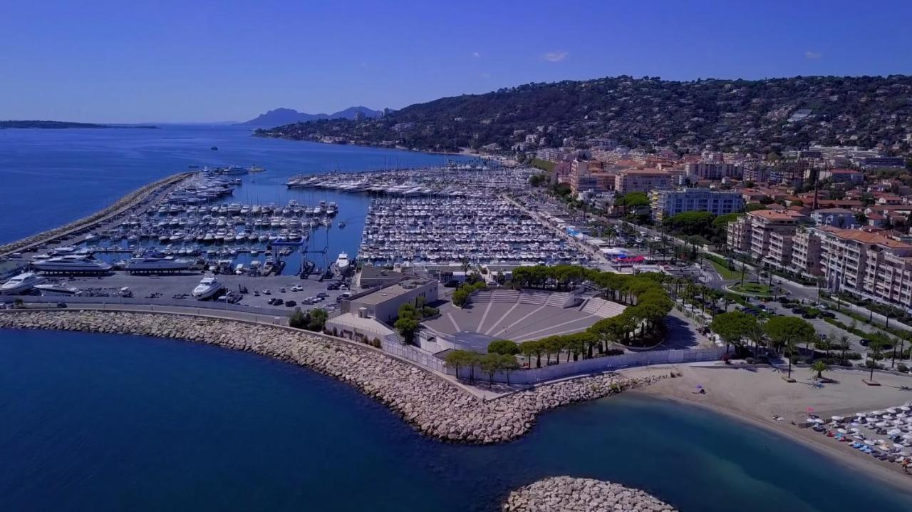 Apt Golfe Juan - 5min des plages - Parking privée - Piscine Rooftop Vallauris Extérieur photo